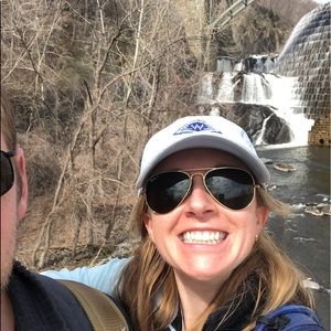 Meet your Posher, Caroline